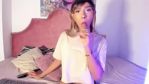 Snapshot of tyra_honey chatting on June 7, 2026, 8:34 pm Tyra pretty Honey online show from June 7, 2026, 8:34 pm