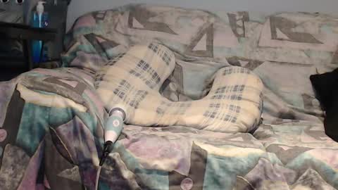 Snapshot of tyson2525 chatting on November 16, 2025, 4:29 am Helena and Tyson online show from November 16, 2025, 4:29 am