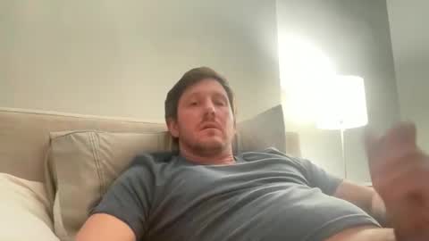 Snapshot of u28005 chatting on December 9, 2024, 3:18 am u28005 online show from December 9, 2024, 3:18 am