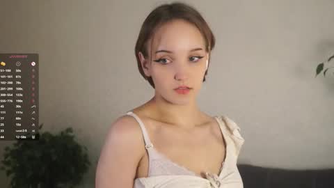 Lili online show from February 23, 2026, 6:49 pm