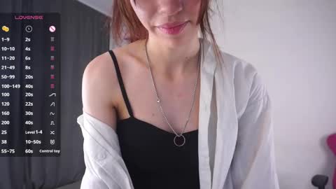 Lili online show from May 24, 2026, 5:29 pm