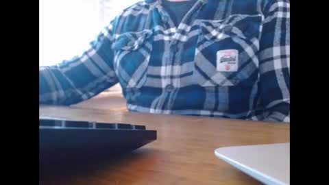 Snapshot of ukclive chatting on December 16, 2025, 9:25 am ukclive online show from December 16, 2025, 9:25 am