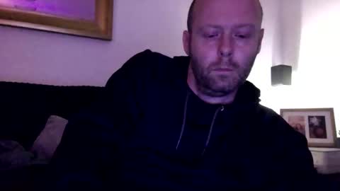 ukmatty3 online show from December 3, 2025, 11:25 pm