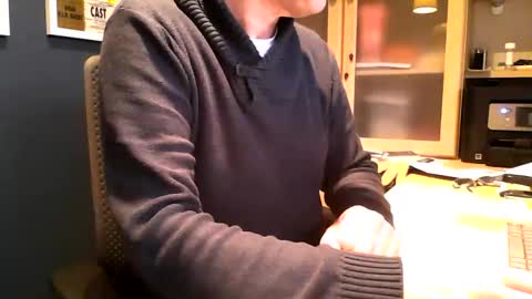 Snapshot of ukshowall chatting on November 14, 2025, 10:25 am mark online show from November 14, 2025, 10:25 am