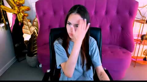 Ulia online show from October 14, 2025, 5:08 am