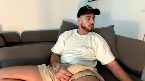 Snapshot of ulisesroca chatting on July 18, 2026, 9:57 am ulisesroca online show from July 18, 2026, 9:57 am