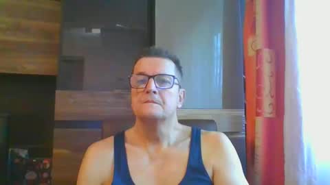 Snapshot of ulmeni4 chatting on December 16, 2024, 8:20 am ulmeni4 online show from December 16, 2024, 8:20 am