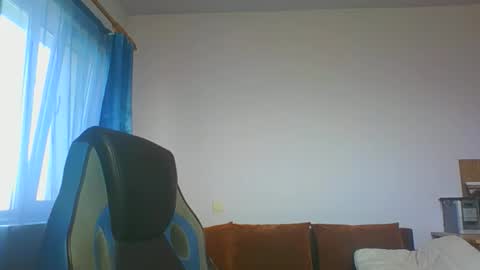 ulmeni4 online show from November 8, 2025, 9:31 am