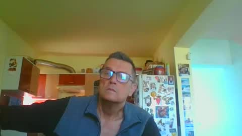 ulmeni4 online show from April 10, 2026, 7:57 am