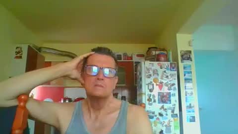 ulmeni4 online show from April 15, 2026, 2:24 pm