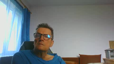 Snapshot of ulmeni4 chatting on June 11, 2026, 10:24 am ulmeni4 online show from June 11, 2026, 10:24 am