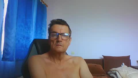 Snapshot of ulmeni4 chatting on July 31, 2026, 11:20 am ulmeni4 online show from July 31, 2026, 11:20 am