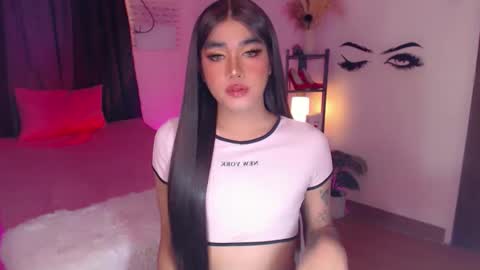 Snapshot of ultimatesexytrans chatting on February 1, 2025, 5:26 pm Alex online show from February 1, 2025, 5:26 pm