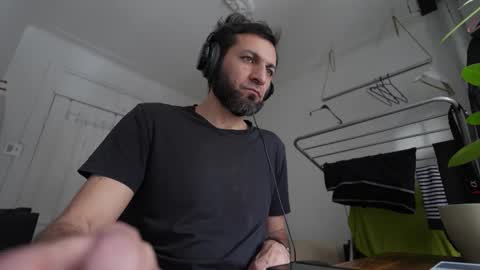 ultratoaster online show from December 18, 2025, 5:41 pm