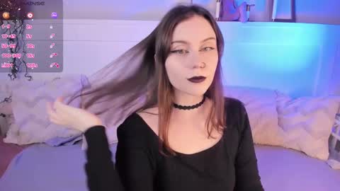 Una  online show from March 4, 2025, 11:29 am