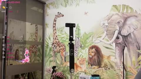 unarks online show from October 28, 2025, 5:04 pm