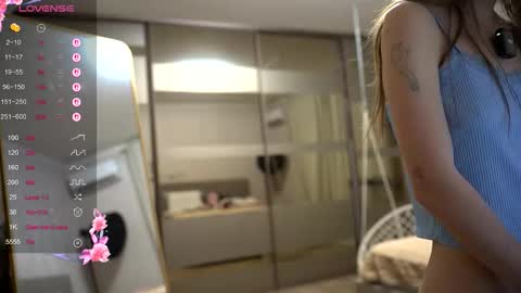 unarks online show from November 11, 2025, 7:36 pm