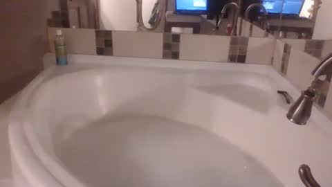 uncut4urbutt online show from December 24, 2024, 12:22 pm