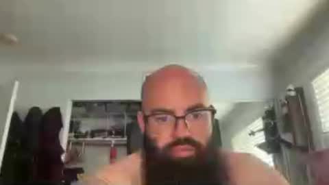 uncutbeard129840 online show from June 15, 2026, 1:24 pm