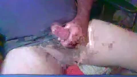 Snapshot of uncutmike7x5 chatting on December 6, 2024, 7:45 pm uncutmike7x5 online show from December 6, 2024, 7:45 pm