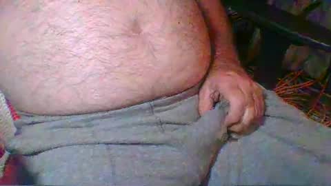 Snapshot of uncutmike7x5 chatting on December 8, 2024, 1:25 pm uncutmike7x5 online show from December 8, 2024, 1:25 pm