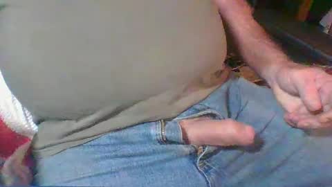 Snapshot of uncutmike7x5 chatting on February 7, 2025, 7:38 pm uncutmike7x5 online show from February 7, 2025, 7:38 pm