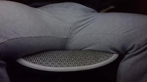 Under the desk online show from December 20, 2025, 3:52 pm