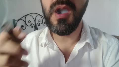 Snapshot of under_thedesk chatting on December 5, 2025, 10:24 am Giov online show from December 5, 2025, 10:24 am