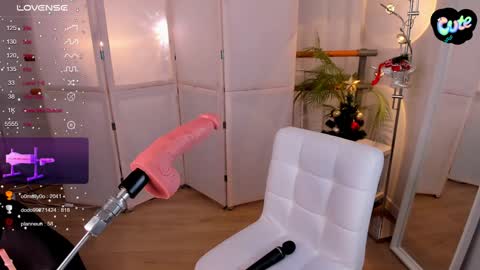 Snapshot of unicent chatting on December 14, 2024, 3:18 am Call me Mira thumbs up its make me happy online show from December 14, 2024, 3:18 am