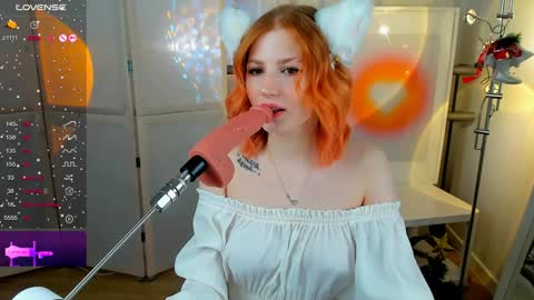 Snapshot of unicent chatting on January 1, 2025, 6:26 am Call me Mira thumbs up its make me happy online show from January 1, 2025, 6:26 am