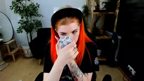 Snapshot of unicent chatting on February 22, 2025, 4:40 am Call me Mira thumbs up its make me happy online show from February 22, 2025, 4:40 am