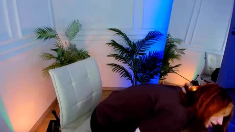 Call me Mira  thumbs up its make me happy online show from November 16, 2025, 8:47 pm