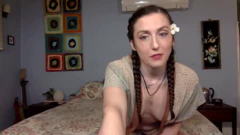 Lola Moonstone online show from November 8, 2025, 4:23 am