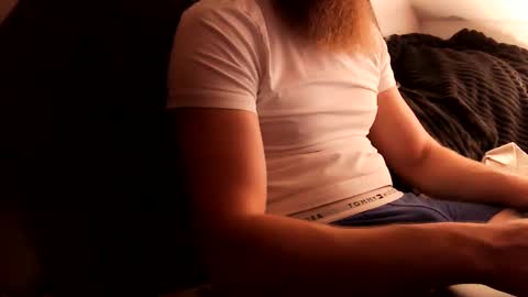 Snapshot of unknownbeard89 chatting on February 21, 2025, 10:17 am unknownbeard89 online show from February 21, 2025, 10:17 am