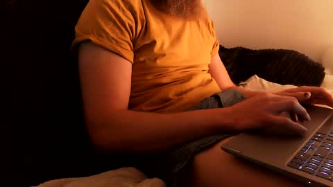 Snapshot of unknownbeard89 chatting on March 9, 2025, 11:47 am unknownbeard89 online show from March 9, 2025, 11:47 am