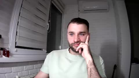 Snapshot of unnknow2024 chatting on April 2, 2026, 5:10 pm SlavaVibes online show from April 2, 2026, 5:10 pm