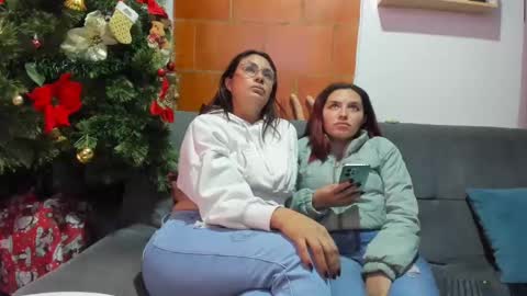 Kary and jhoa online show from December 7, 2024, 9:44 pm