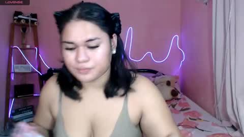 Snapshot of ur_baby_rebbecca chatting on June 29, 2026, 12:06 am SINGLE online show from June 29, 2026, 12:06 am