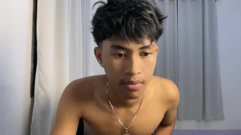 ur_fuckerbttm online show from November 17, 2025, 3:18 pm