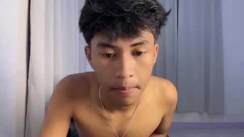 ur_fuckerbttm online show from November 26, 2025, 1:01 pm