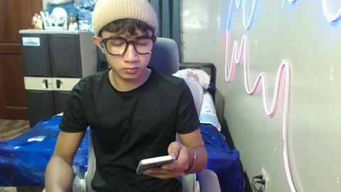Snapshot of ur_hottestjonny chatting on June 18, 2026, 10:41 am jonny online show from June 18, 2026, 10:41 am