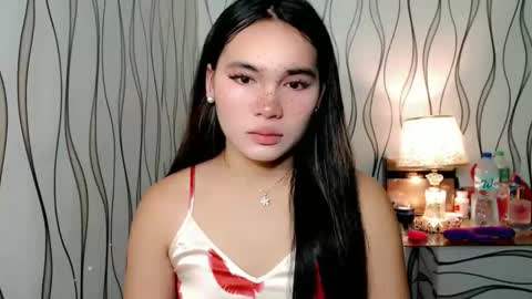 QUEENSY online show from October 17, 2025, 1:20 am