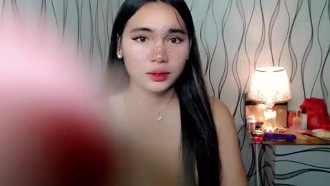 QUEENSY online show from November 7, 2025, 1:16 am