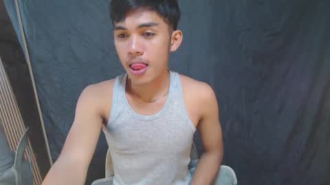 ur_shan21 online show from September 25, 2025, 6:44 pm