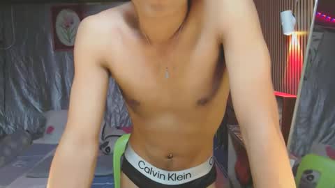 ur_shan21 online show from November 17, 2025, 4:13 pm