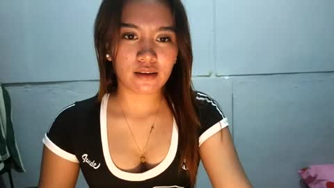 Snapshot of ur_wetwife chatting on July 29, 2026, 12:47 pm ur_wetwife online show from July 29, 2026, 12:47 pm