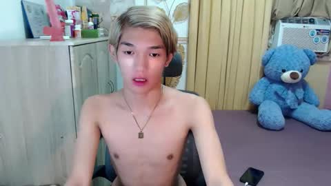 urasian_john20 online show from June 2, 2026, 1:02 pm