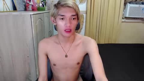 urasian_john20 online show from June 5, 2026, 4:35 pm