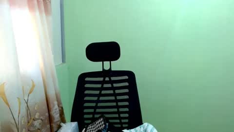 Snapshot of urasian_joy chatting on October 12, 2025, 4:22 am urasian_joy online show from October 12, 2025, 4:22 am