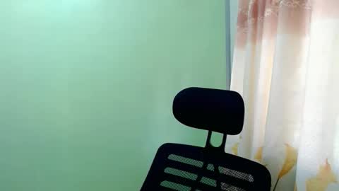 Snapshot of urasian_joy chatting on October 19, 2025, 6:47 am urasian_joy online show from October 19, 2025, 6:47 am